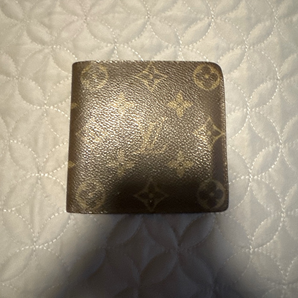 COPY - LV monogram bifold